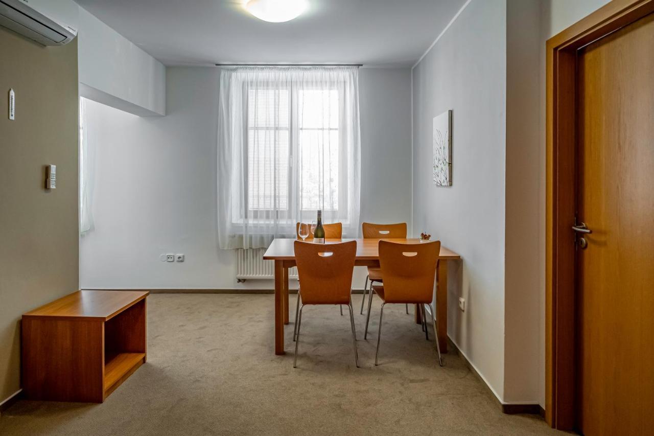 Relax Hotel Stork ليدنيس المظهر الخارجي الصورة