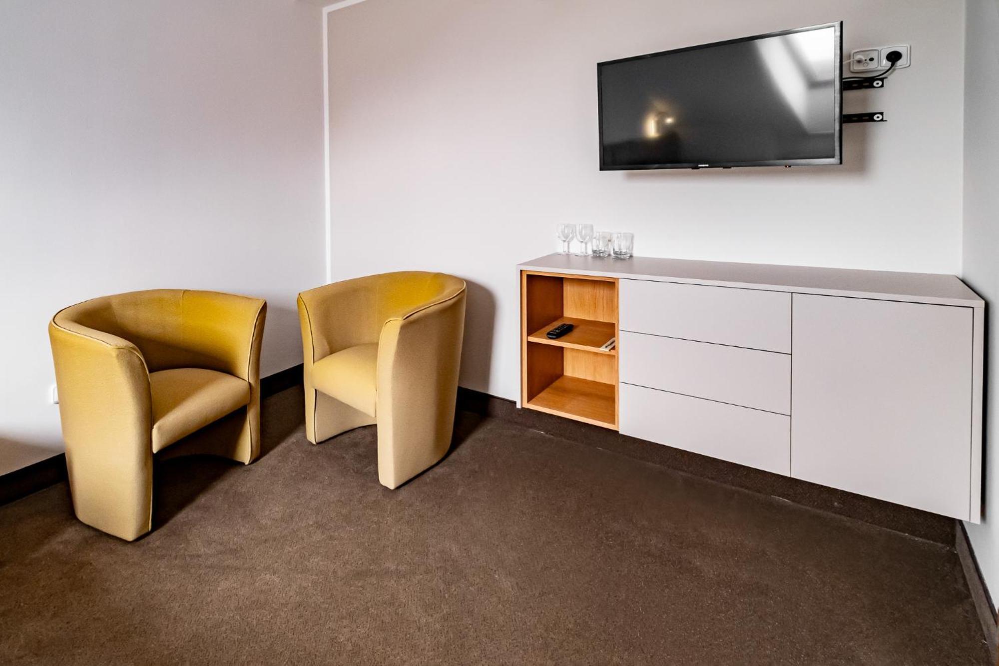 Relax Hotel Stork ليدنيس المظهر الخارجي الصورة