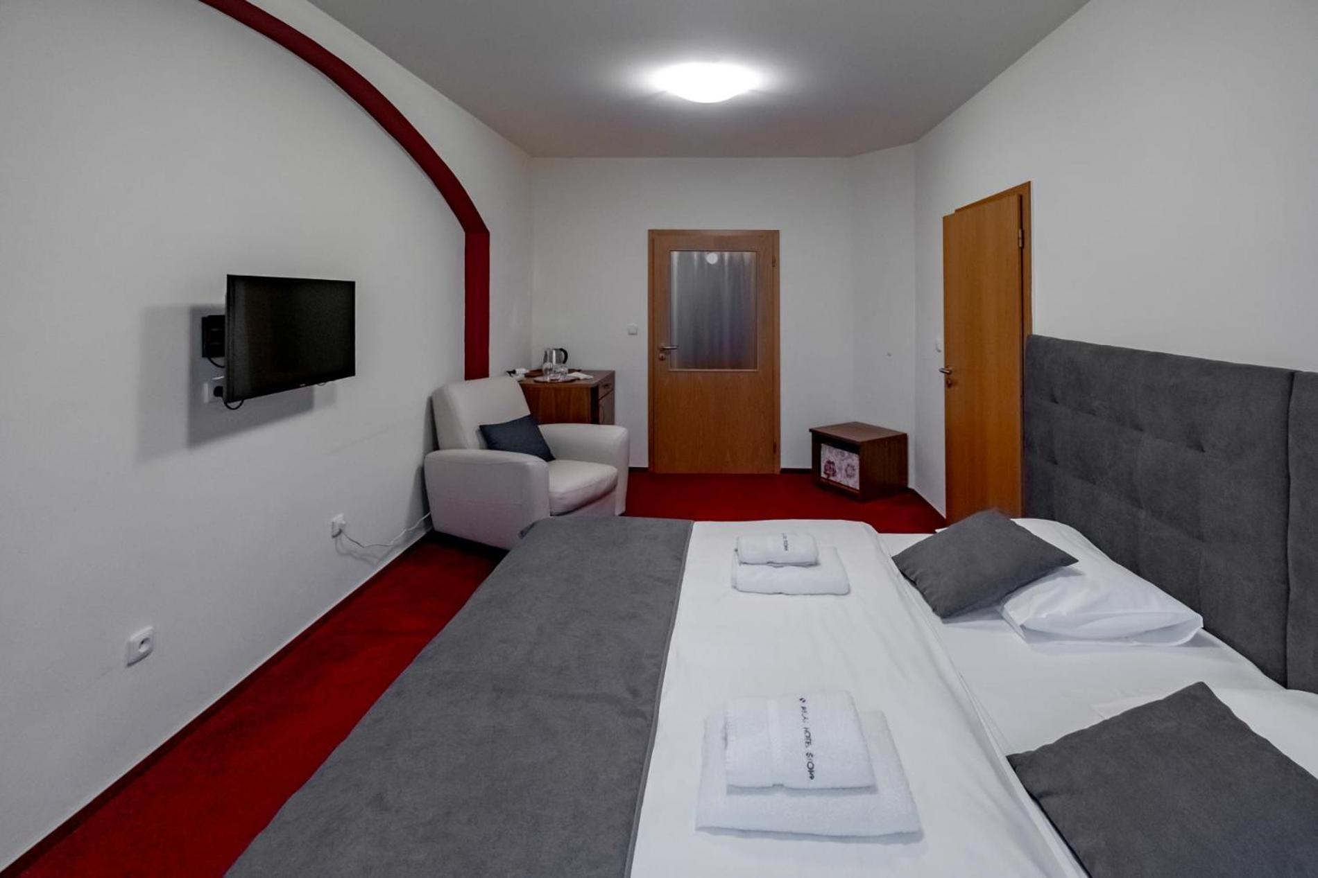 Relax Hotel Stork ليدنيس المظهر الخارجي الصورة