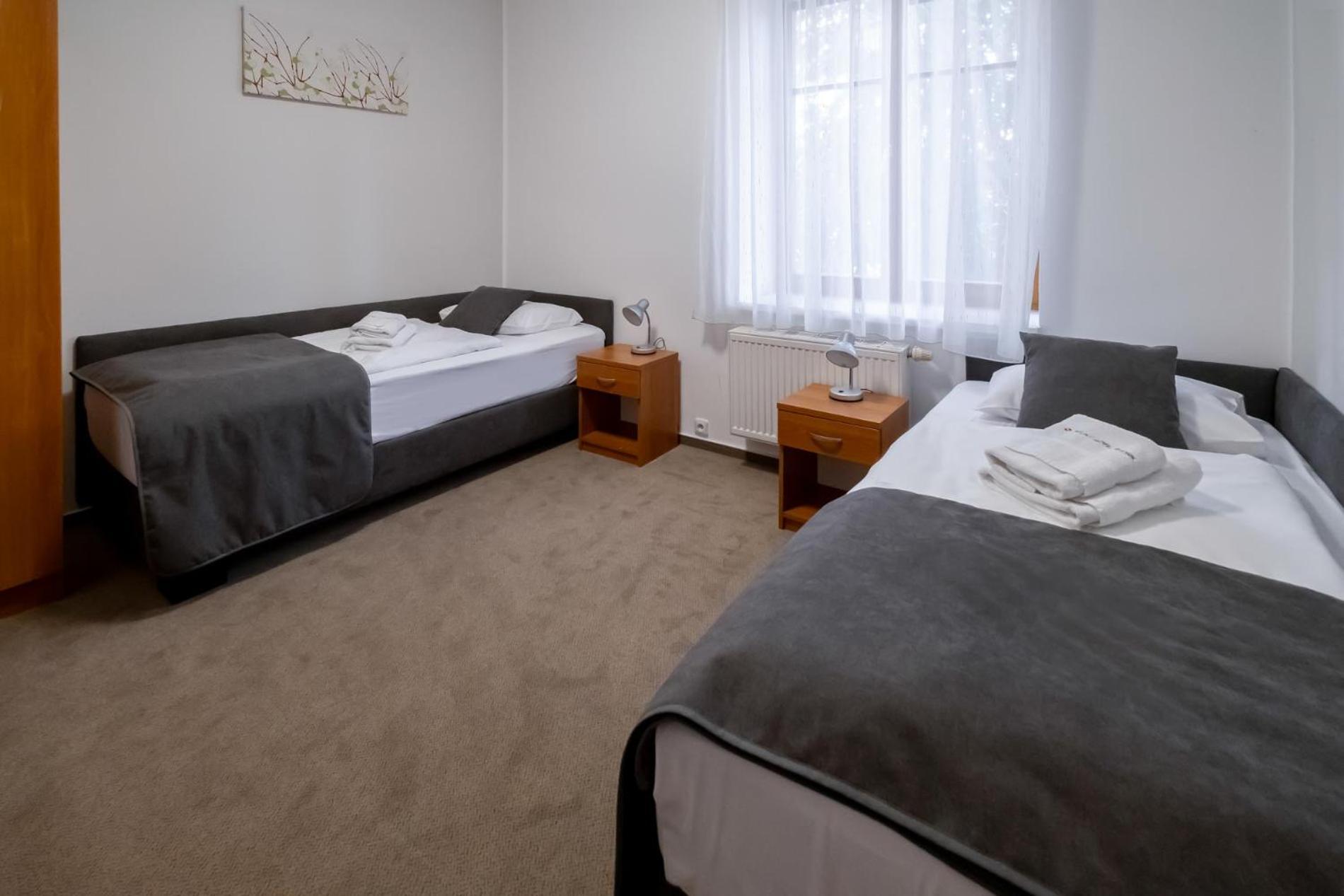 Relax Hotel Stork ليدنيس المظهر الخارجي الصورة