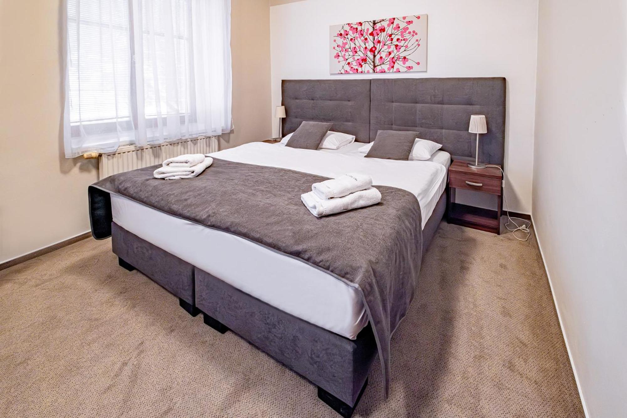 Relax Hotel Stork ليدنيس المظهر الخارجي الصورة