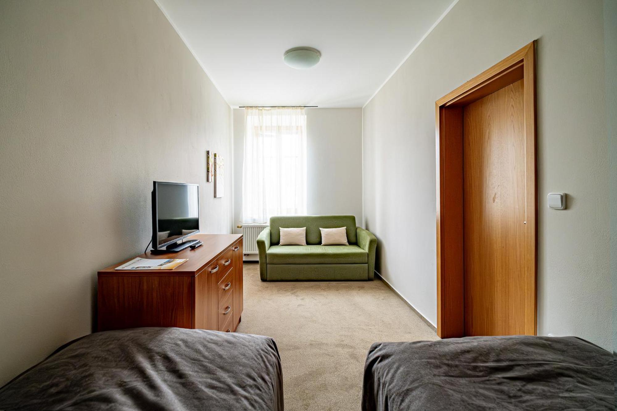 Relax Hotel Stork ليدنيس المظهر الخارجي الصورة